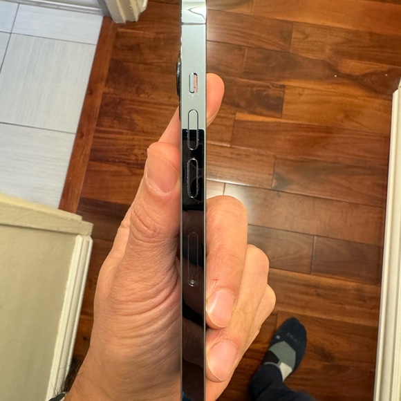 iPhone 13 Pro Unlocked Mint Condition - Picture 5 of 10